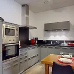 Renove, 3 Ch. Avec Parking Prive, Hyper-centre - Fr-1-744-36 Apartment *
