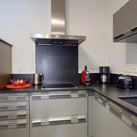 Renove, 3 Ch. Avec Parking Prive, Hyper-centre - Fr-1-744-36 Apartment